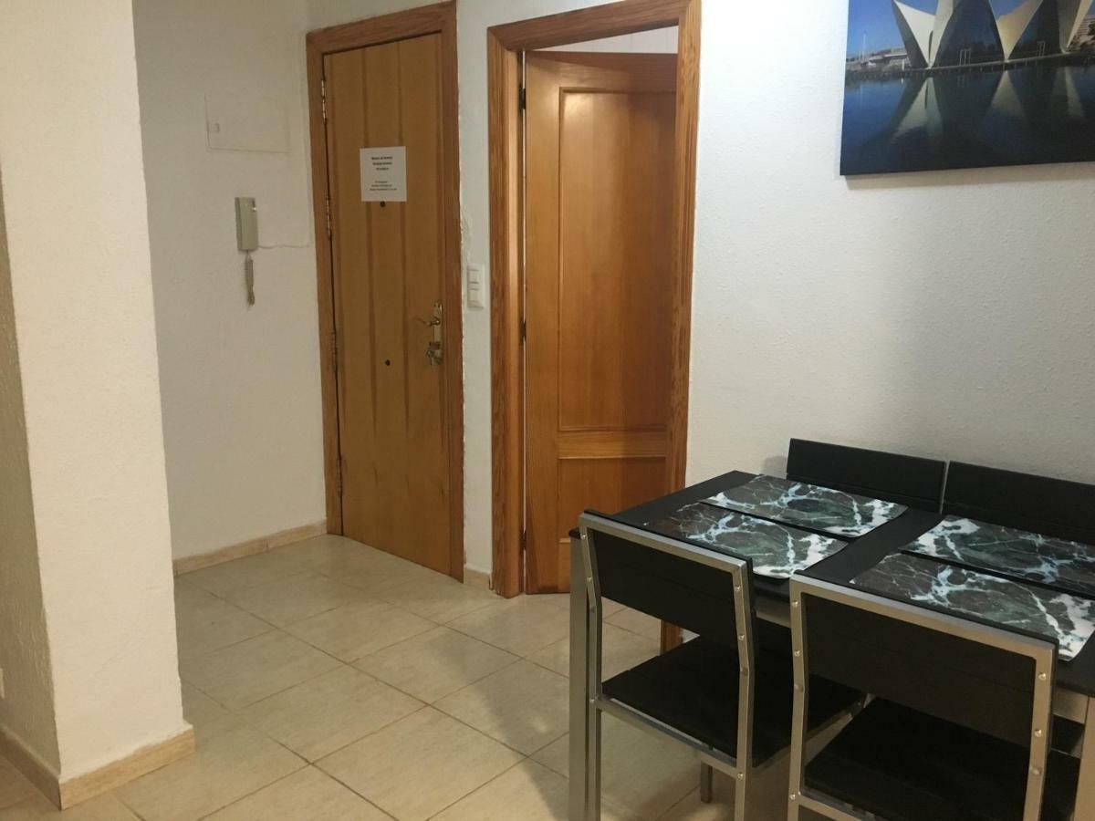 Apartamento Ciudad De Las Ciencias 2 บาเลนเซีย ภายนอก รูปภาพ